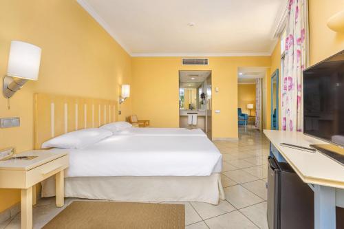 Suite Junior del hotel Ifa Altamarena By Lopesan Hotels. Foto 1