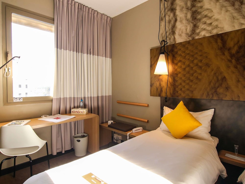 Habitación Sweet Bed by ibis con camas individuales del hotel Ibis Sfax. Foto 5