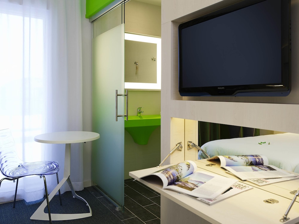 Habitación Standard con 2 camas individuales del hotel Ibis Styles Nivelles. Foto 2