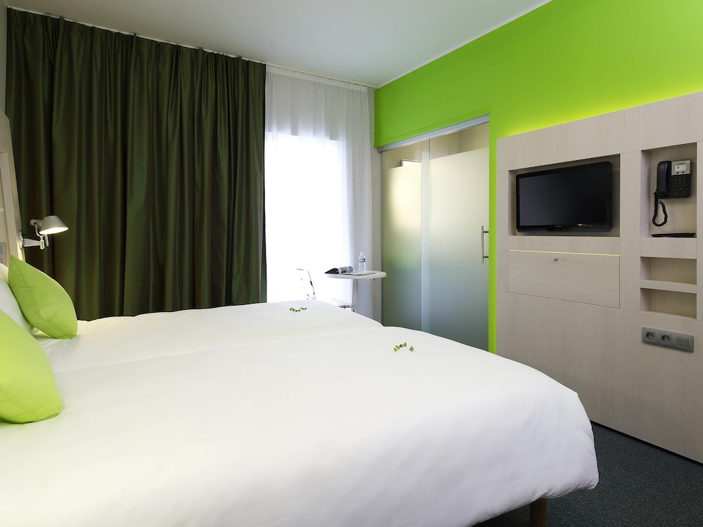 Habitación Standard con 2 camas individuales del hotel Ibis Styles Nivelles. Foto 5