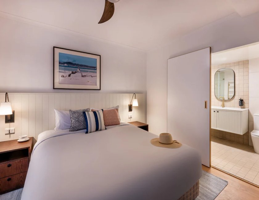 Suite superior, 3 camas individuales del hotel Mantra Club Croc. Foto 3