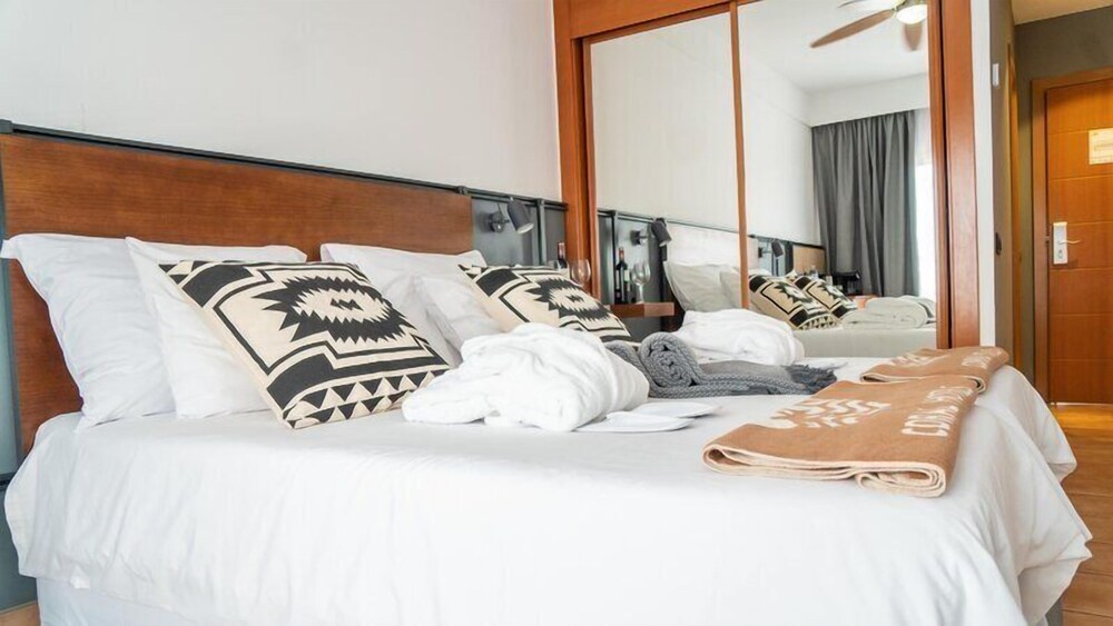 Habitación Premium con vista a la piscina del hotel Coral Cotillo Beach. Foto 17