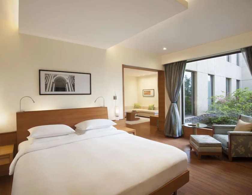 Habitación Club, 1 cama de matrimonio grande del hotel Hyatt Pune. Foto 2