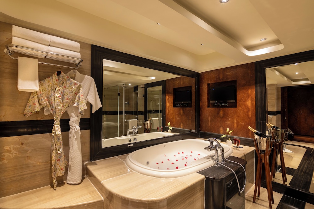 Suite (Vivanta) del hotel Vivanta Hyderabad, Begumpet. Foto 6