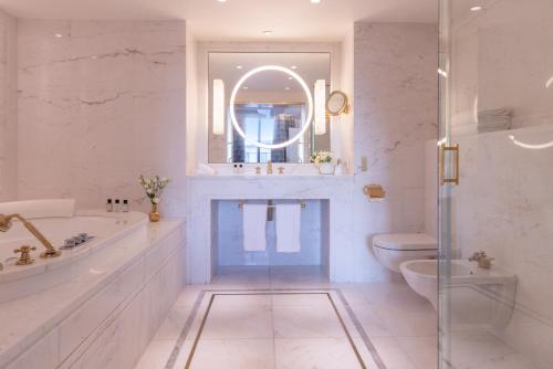 Suite Signature del hotel Hôtel Du Collectionneur. Foto 4