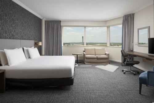 Habitación Familiar Deluxe - 2 camas del hotel Hilton Paris Charles de Gaulle Airport. Foto 2
