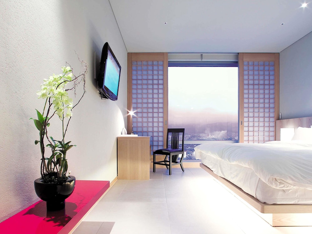 Habitación de Lujo, 1 cama king size del hotel Grand Mercure Ambassador Changwon