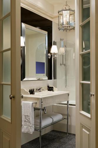 Habitación Executive con baño - 1 cama extragrande o 2 camas individuales del hotel Keppler. Foto 1