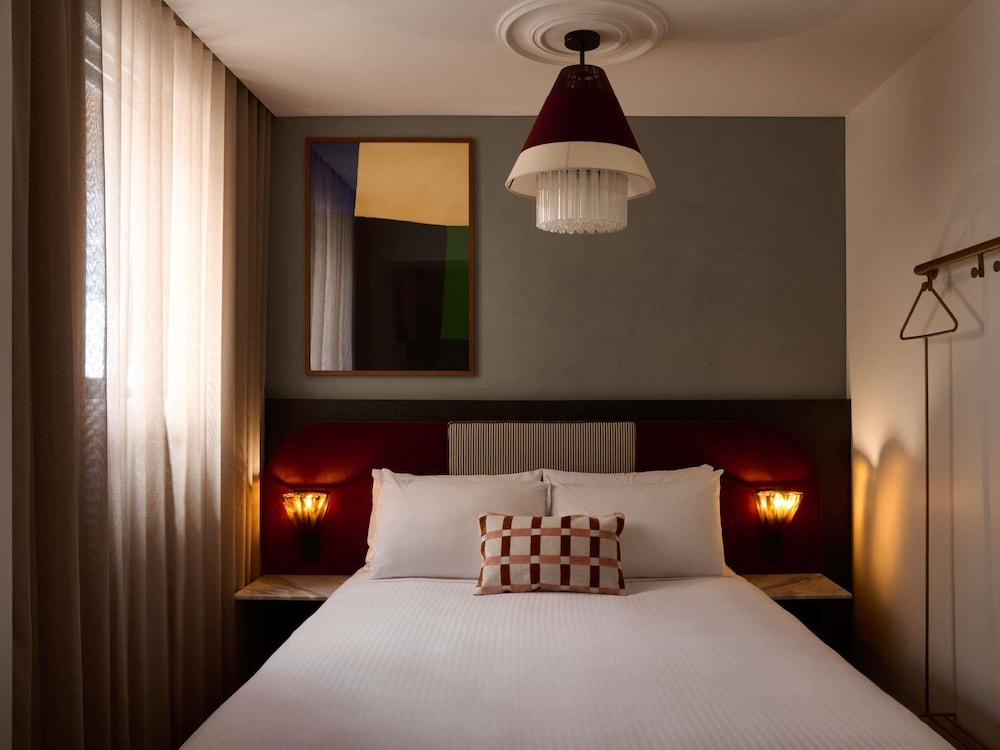 Habitación doble 1 Cama king 1 Cama queen del hotel The Morris Hotel Sydney