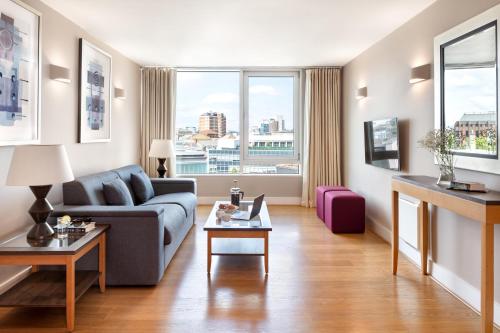Apartamento de 1 dormitorio con sofá cama del hotel Marlin Apartments London Bridge - Empire Square
