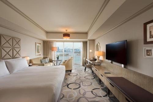 Habitación Superior Deluxe de 40 m² con vistas a la bahía de Tokio - 1 cama extragrande - No fumadores del hotel Hilton Tokyo Odaiba. Foto 5