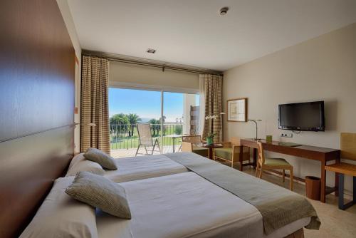 Habitación Doble Estándar del hotel Parador De Málaga Golf. Foto 2