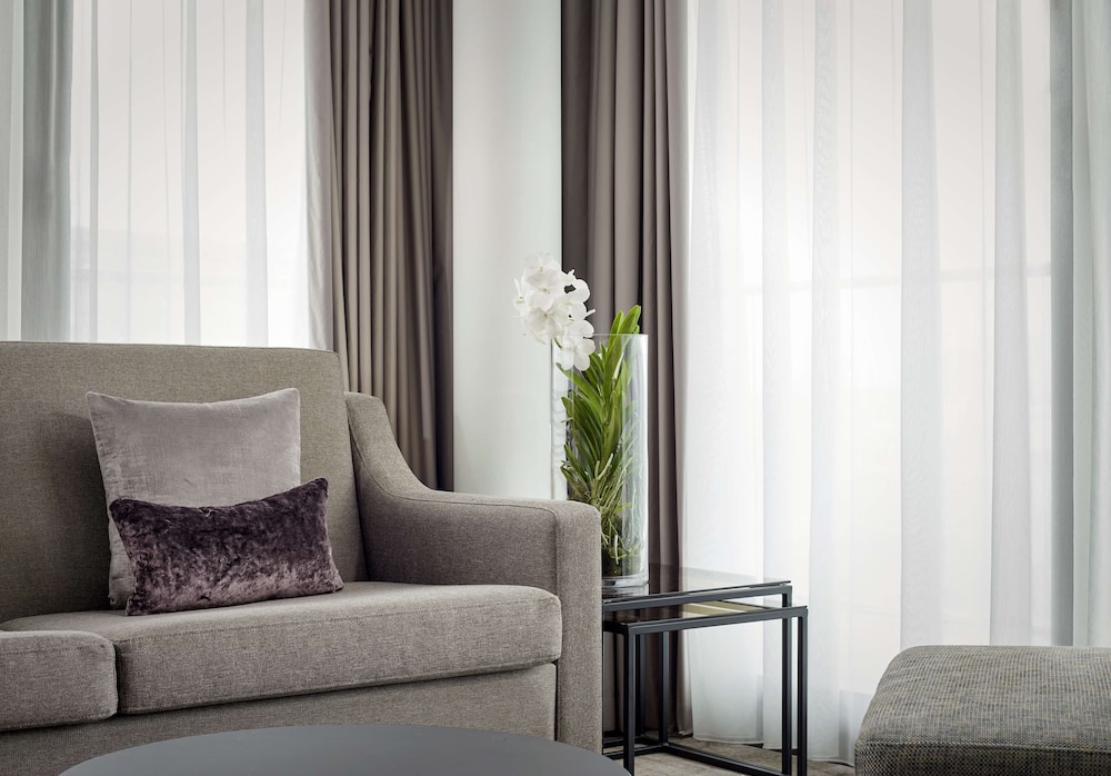 Ático, 1 habitación del hotel Park Plaza County Hall London. Foto 5