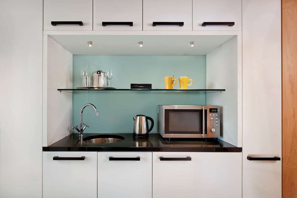 Habitación ejecutiva, 1 cama doble, vistas a la ciudad (Studio) del hotel Park Plaza County Hall London. Foto 2