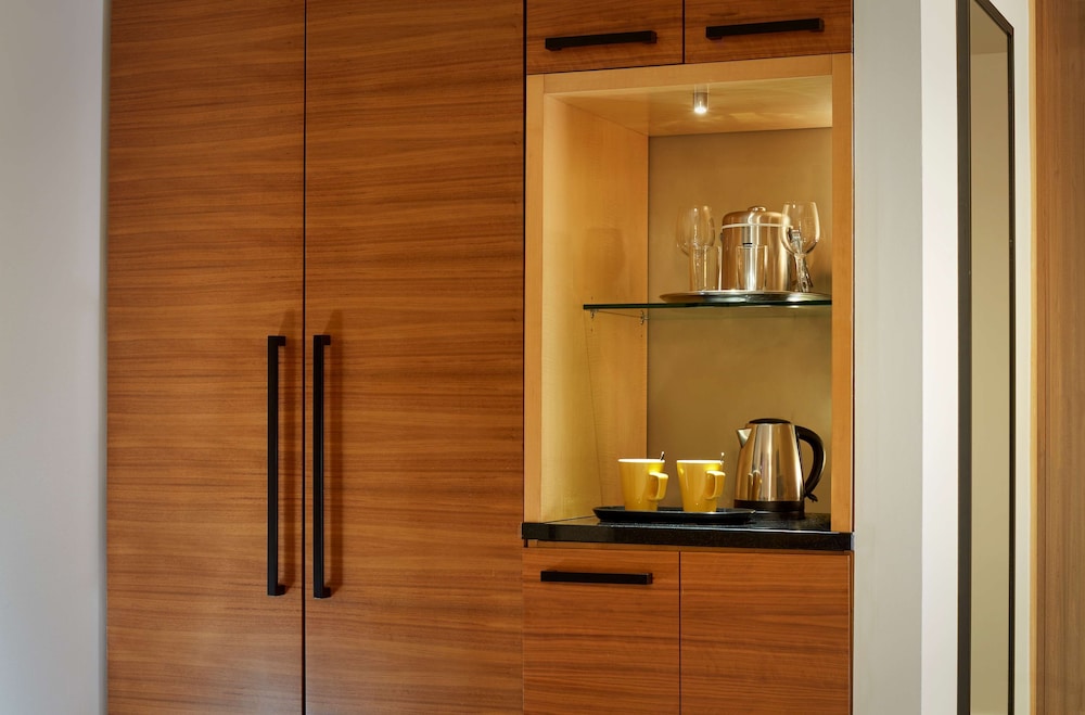 Habitación ejecutiva, 1 cama doble, vistas a la ciudad (Studio) del hotel Park Plaza County Hall London. Foto 3