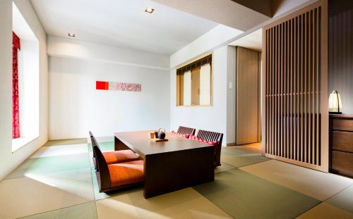 Habitación de estilo japonés para no fumadores del hotel Rihga Royal Kyoto. Foto 2