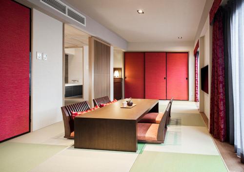 Habitación de estilo japonés para no fumadores del hotel Rihga Royal Kyoto. Foto 3