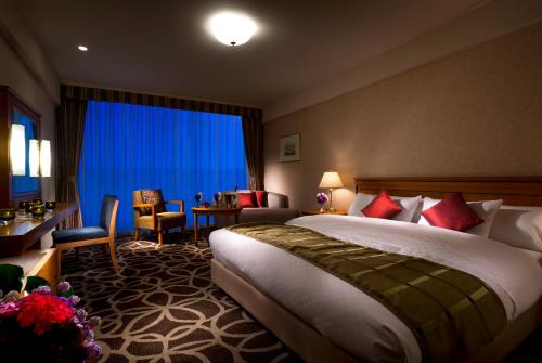 Habitación Doble Deluxe con acceso a la piscina y al centro de fitness - Planta Executive - 10ª planta - No fumadores del hotel Rihga Royal Kyoto
