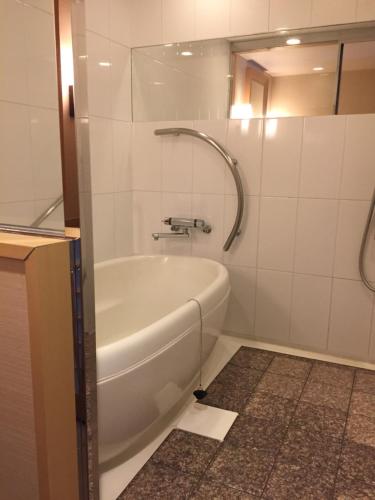 Suite Doble Tatami con acceso a la piscina y al centro de fitness - 2 camas - Planta Executive - No fumadores del hotel Rihga Royal Kyoto. Foto 3