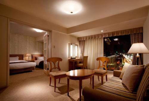 Suite Junior Doble con acceso a la piscina y al centro de fitness - 2 camas - 10ª planta - No fumadores del hotel Rihga Royal Kyoto