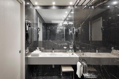 Suite Junior del hotel LHP Napoli Palace and spa. Foto 3