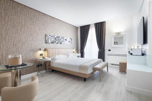 Suite Junior con terraza del hotel LHP Napoli Palace and spa