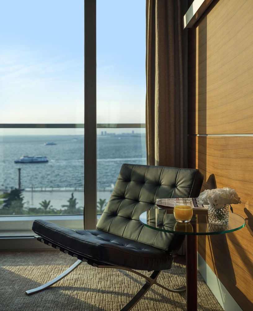 Habitación Swiss Executive Twin Mar del hotel Swissotel Buyuk Efes Izmir. Foto 4