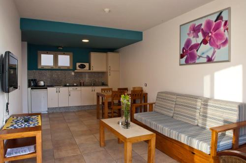 Apartamento 1 habitación Sofá Cama incluido 2 Camas individuales kitchenette del hotel Terraza Amadores. Foto 4