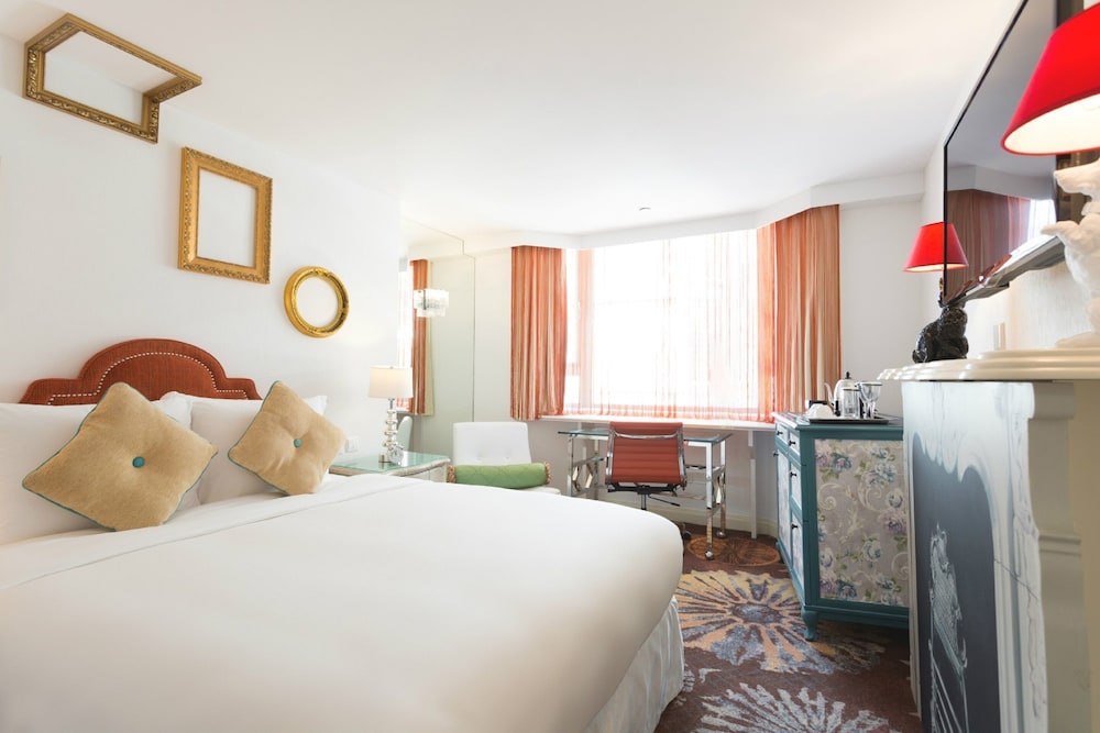 Habitación Premier del hotel The Luxe Manor