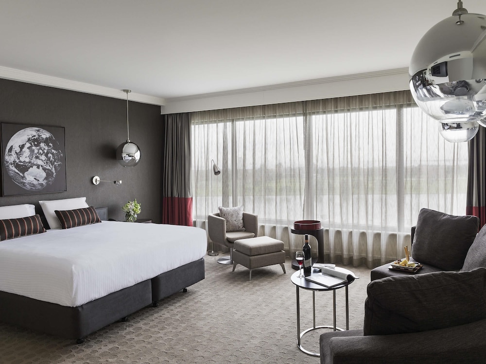 HABITACIÓN DELUXE, 1 Cama King Size, Vistas al Lago del hotel Pullman Melbourne Albert Park. Foto 2