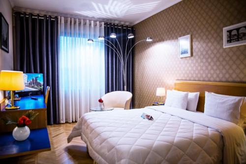 Habitación Doble Estándar del hotel Tirana International and Conference Centre. Foto 9