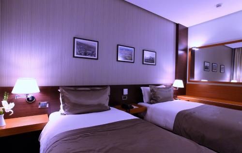 Habitación Doble Deluxe del hotel Tirana International and Conference Centre. Foto 5