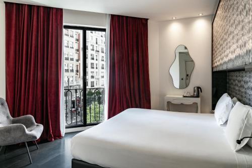 Habitación Vincci con vistas a la Gran Vía del hotel Vincci Vía 66