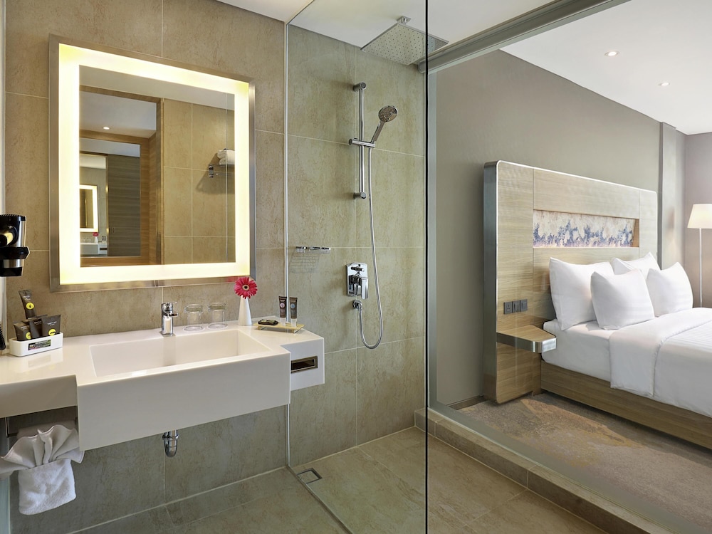 HABITACIÓN SUPERIOR con 1 cama king size del hotel Novotel Samator Surabaya Timur