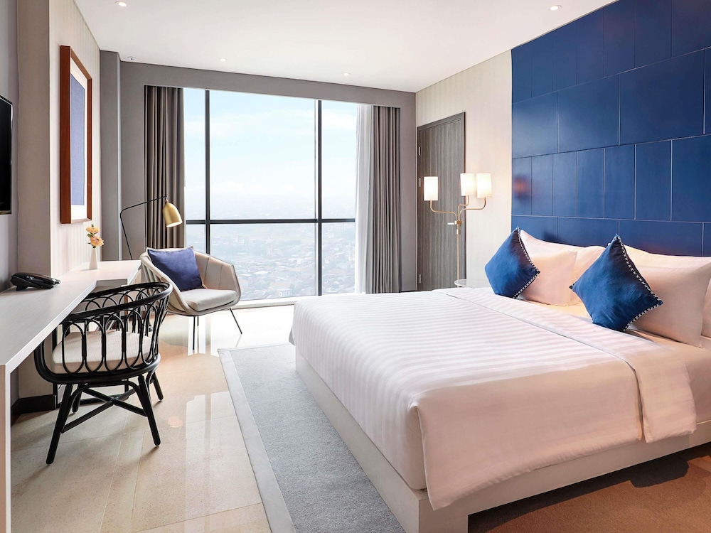 Suite Ejecutiva con 1 cama King Size del hotel Novotel Samator Surabaya Timur. Foto 2