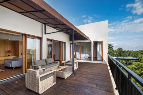 Puri Penthouse, Penthouse, 1 King, Garden view, Balcony with Free Mini Bar, Daily Shuttle to Monkey Forest, Daily Yoga, Free Bike to borrow, Free Fami del hotel Element By Westin Bali Ubud - Chse Certified. Foto 1