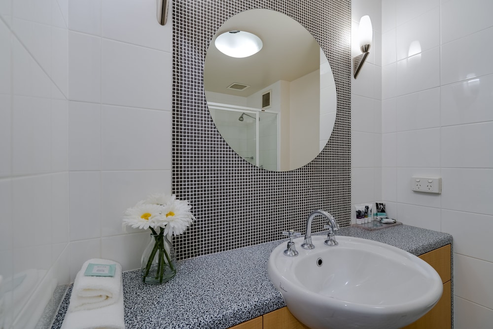 Habitación Estándar con Cama Queen, 1 Cama Queen del hotel Mercure Albury. Foto 6