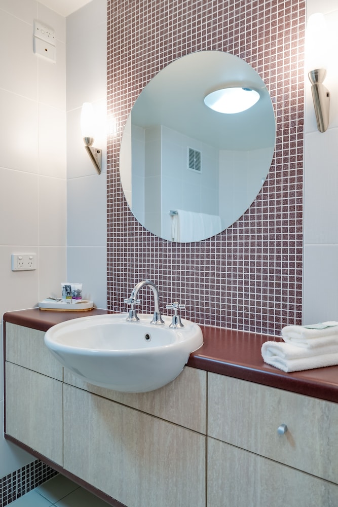 Suite Deluxe con 1 cama King del hotel Mercure Albury. Foto 13