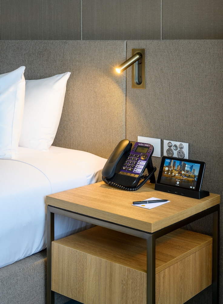 Habitación Superior 1 Cama King del hotel Novotel Melbourne Central. Foto 1