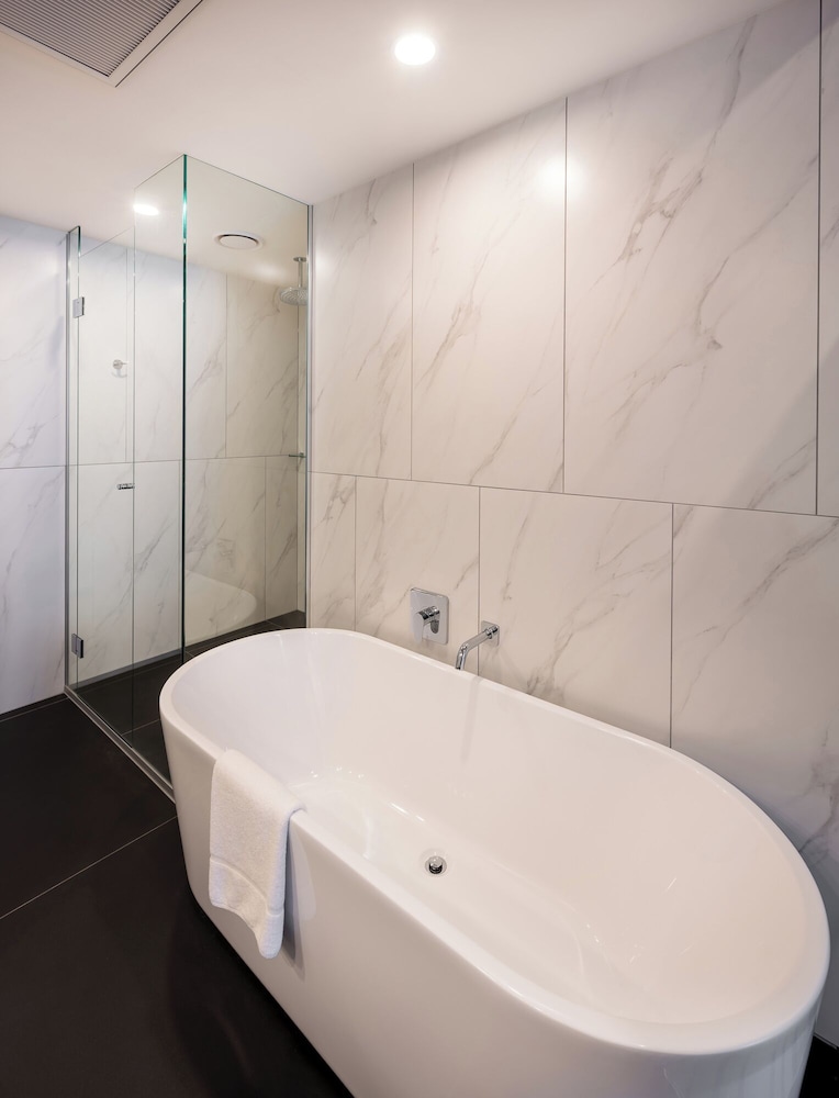 Suite Junior 1 Cama King del hotel Novotel Melbourne Central. Foto 12