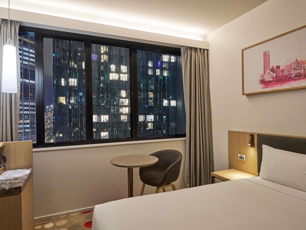 Habitación Superior 1 Cama Queen del hotel Ibis Melbourne Central. Foto 9