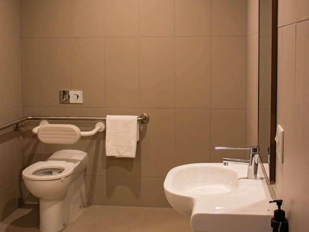 Habitación Superior King Zip con 1 Cama Individual del hotel Ibis Melbourne Central. Foto 3