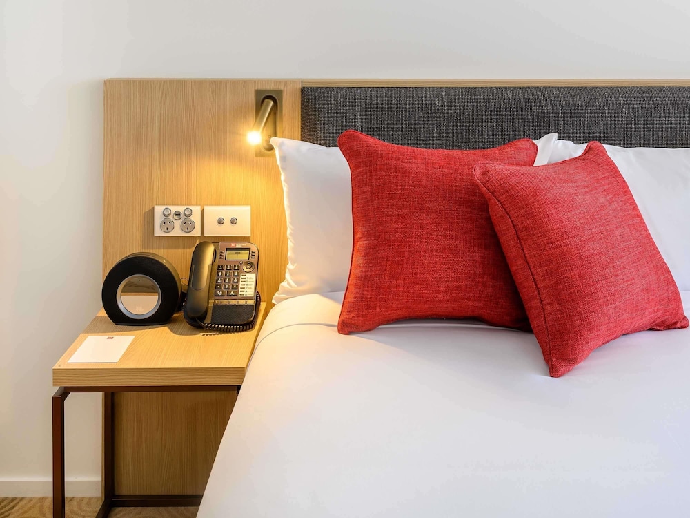 Habitación Superior con 2 camas dobles del hotel Ibis Melbourne Central. Foto 5