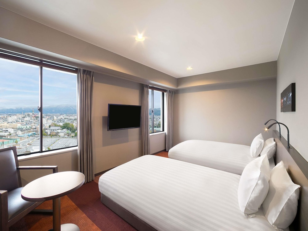 Habitación estándar, 2 camas individuales, vistas a la montaña del hotel Grand Mercure Lake Biwa Resort & Spa
