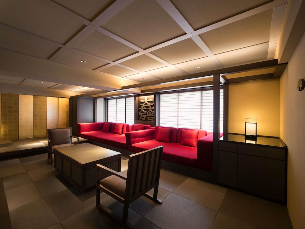 Junior Suite estándar, estilo japonés - occidental, 2 camas individuales y 2 futones, junto al lago del hotel Grand Mercure Lake Biwa Resort & Spa