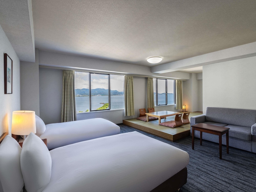 Habitación clásica, 2 camas individuales, vistas al lago (Estilo japonés - occidental) del hotel Grand Mercure Lake Biwa Resort & Spa