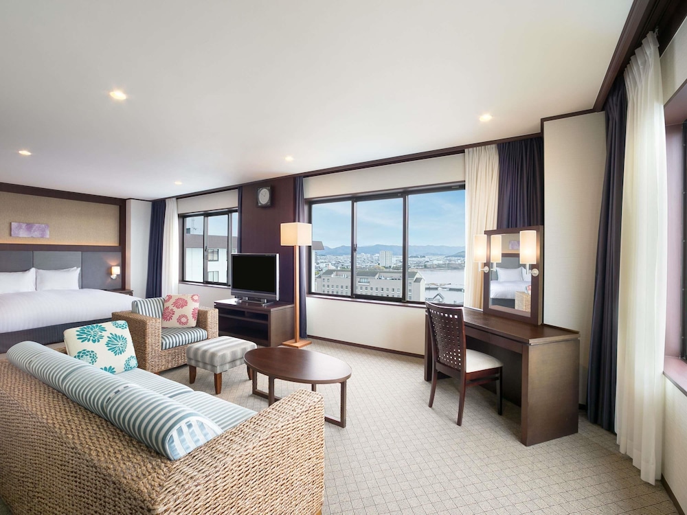 Suite estándar, 2 camas individuales, vistas al lago del hotel Grand Mercure Lake Biwa Resort & Spa. Foto 4