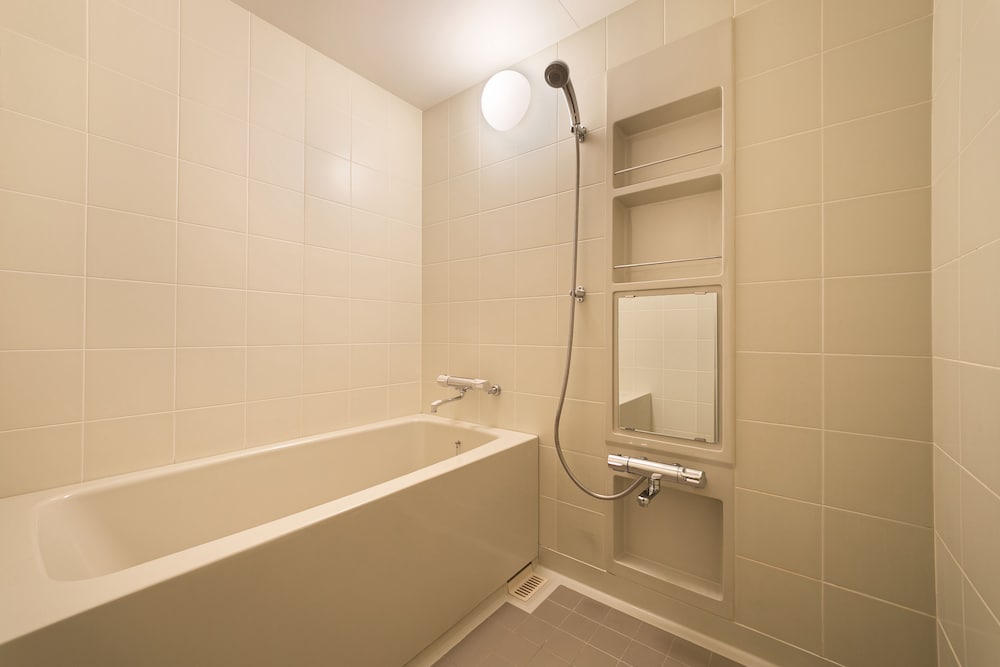 Suite estándar, 2 camas individuales, vistas al lago del hotel Grand Mercure Lake Biwa Resort & Spa. Foto 10