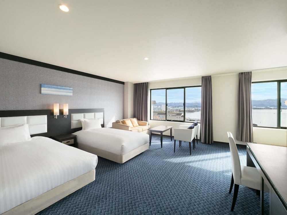 Habitación estándar, 2 camas individuales, vistas al lago (Estilo japonés - occidental) del hotel Grand Mercure Lake Biwa Resort & Spa