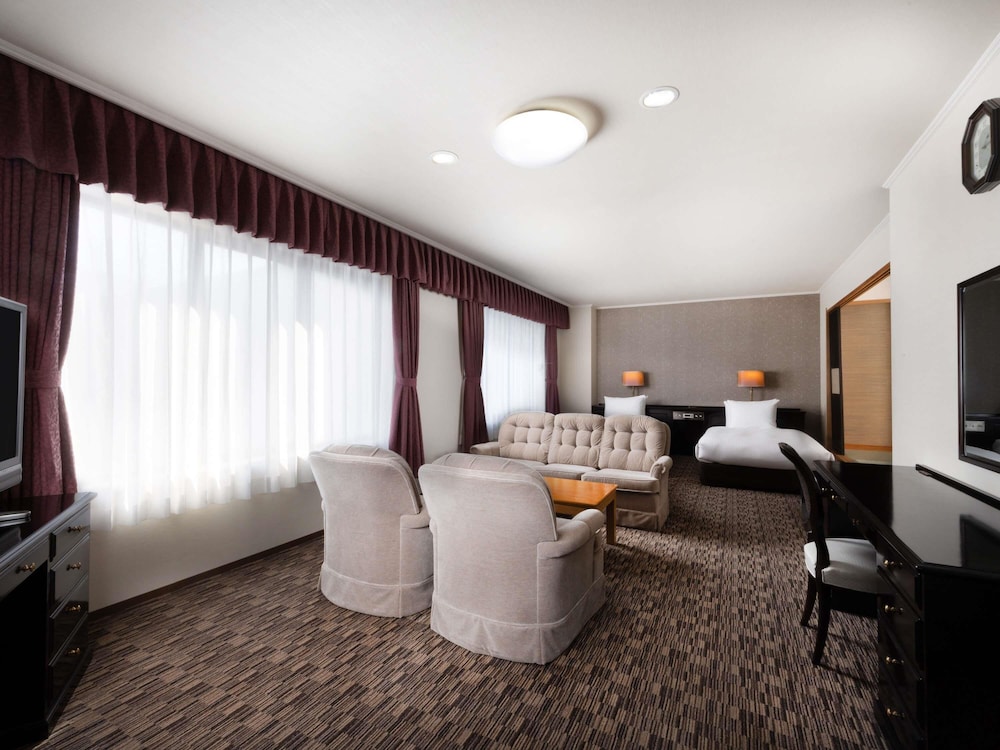 Suite clásica, 2 camas individuales del hotel Grand Mercure Lake Biwa Resort & Spa. Foto 10